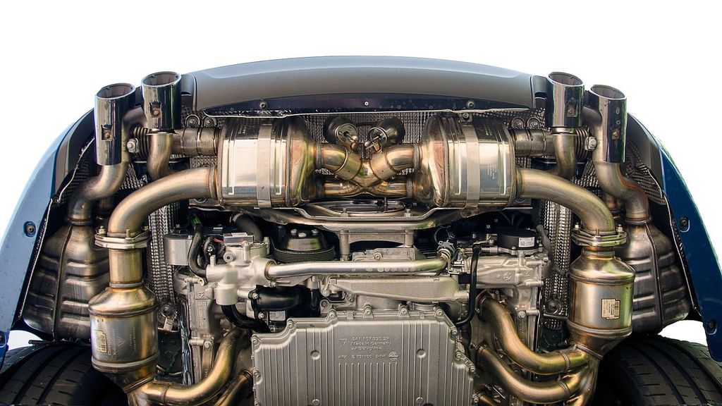 Dual Exhaust vs Split Exhaust: Which is Better for Performance?