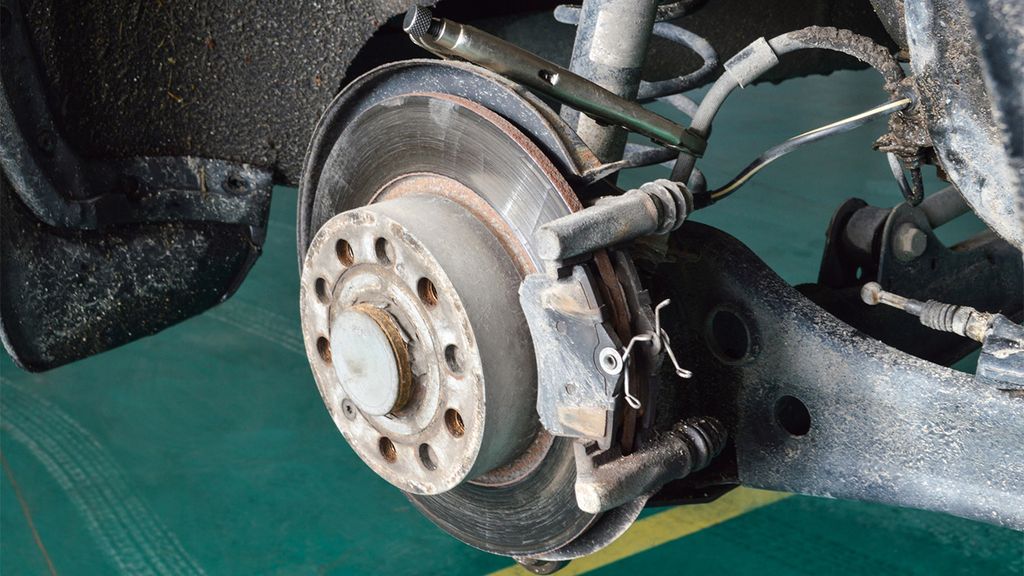 Blown Brake Line Brake Symptoms: Signs of a Leaking Brake Line & What to Do