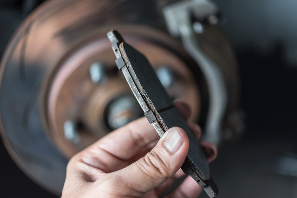 Noise Brake Symptoms: Signs Your Brakes Need Repair or Replacement