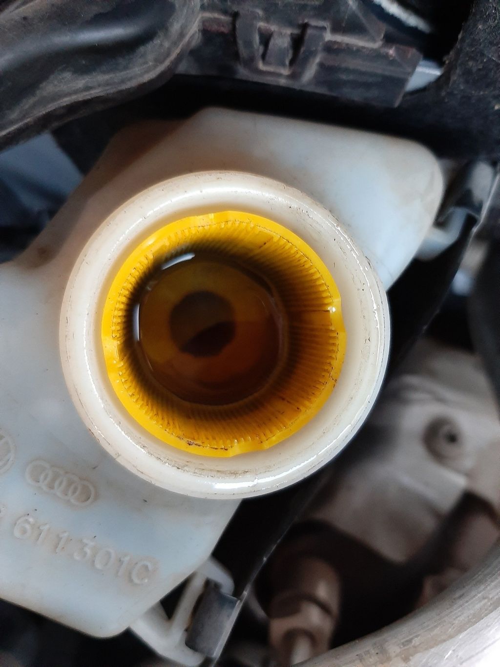 Skoda Bad Brake Fluid Cap Symptoms: Signs, Causes, and How to Fix It