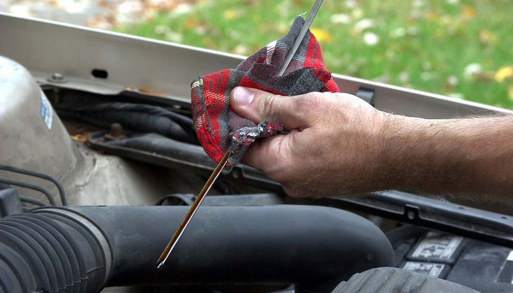 What Happens If You Overfill Oil by 1 Quart: Risks and Solutions Explained