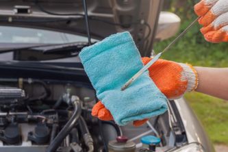 Low Transmission Oil Symptoms: Signs You Need a Fluid Top-Up or Flush
