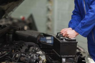 What Does Battery Discharge Warning Mean? Causes and Solutions Explained