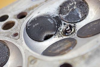 Burnt Valve Symptoms: Signs of a Damaged Valve in Your Engine