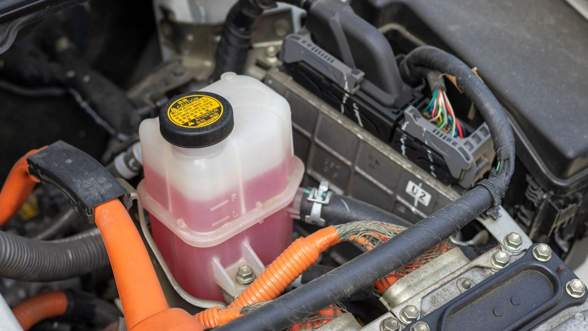 How Much Coolant Should Be In The Reservoir?