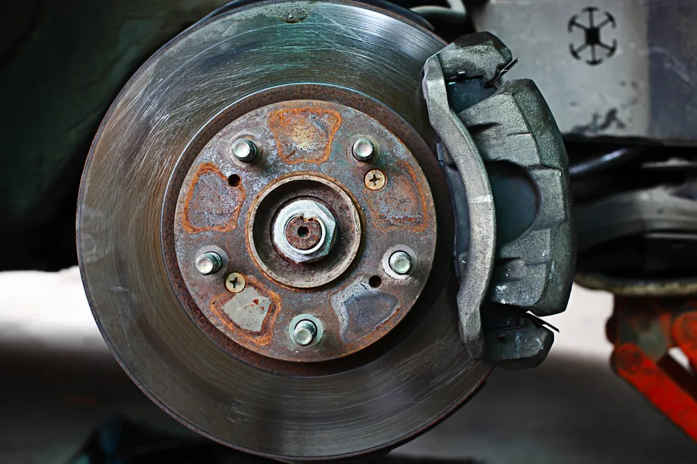 Warped Rotors Brake Symptoms: Signs of Uneven Brake Pad Wear & Vibrations