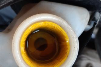 Skoda Bad Brake Fluid Cap Symptoms: Signs, Causes, and How to Fix It