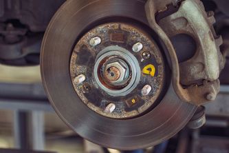 Warped Brake Disc Symptoms: Signs of Uneven Wear and Vibrations to Watch For