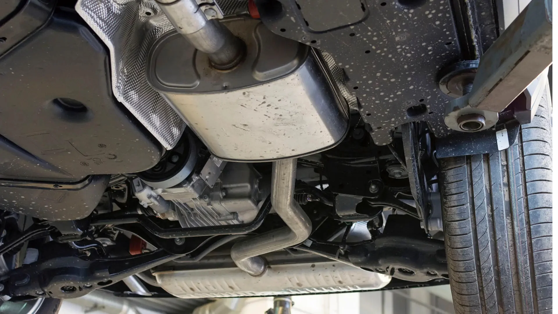 Exhaust Leaks: 5 Signs Your Car Has an Exhaust System Issue 