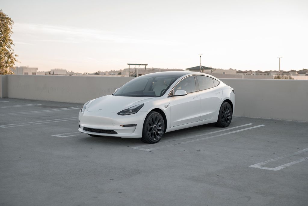 Tesla's Black Screen Issue While Driving: An In-Depth Analysis