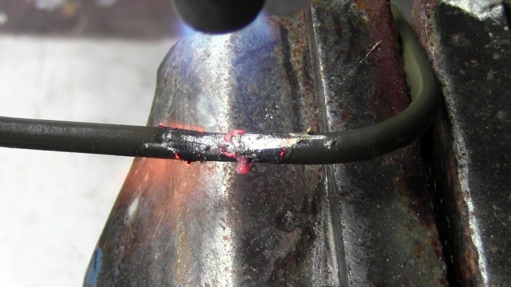Clogged Brake Line Symptoms Signs Of A Blocked Brake Fluid Line And 